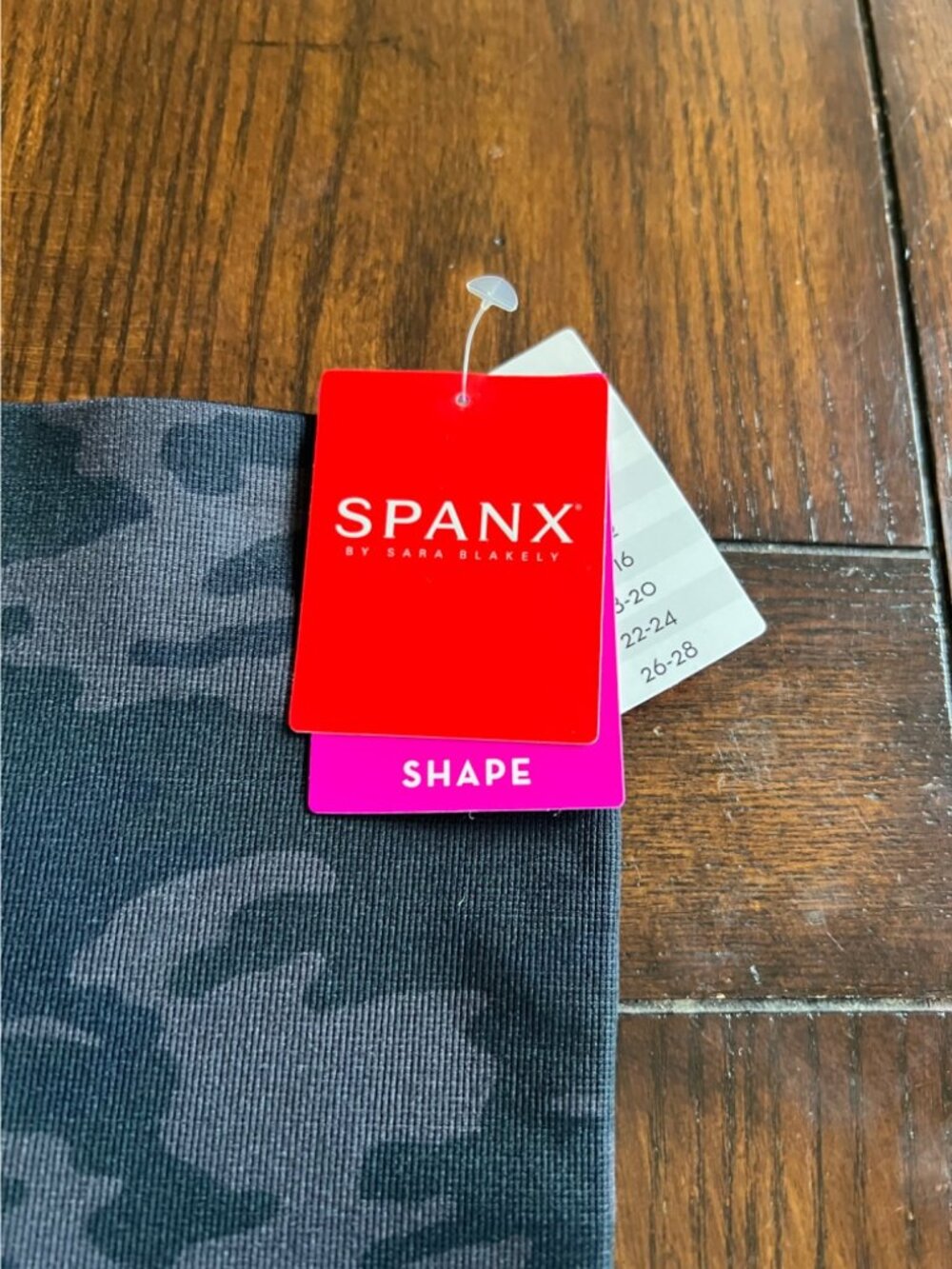Spanx Look at Me Now Seamless Cropped High Rise Leggings Black/Gray Camo 2X NEW - Picture 3 of 8